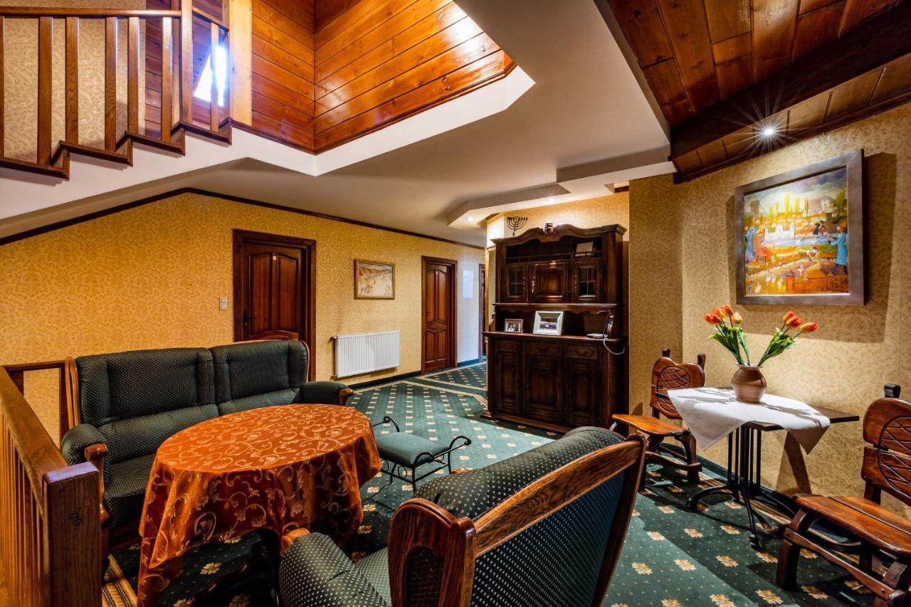 Villa Regent Тикочин Екстериор снимка