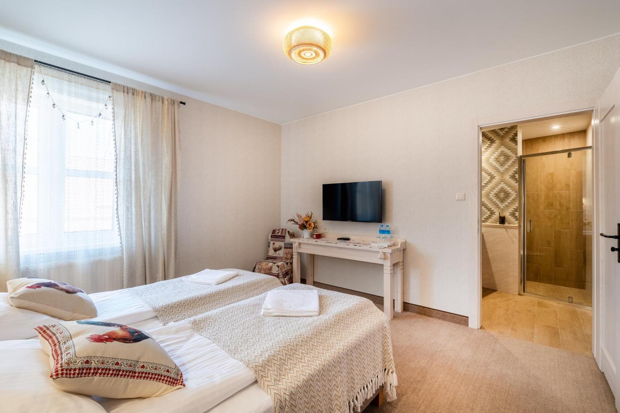 Villa Regent Тикочин Екстериор снимка
