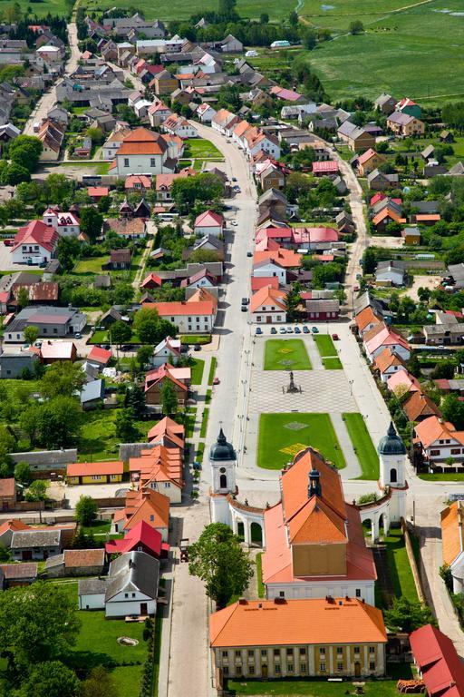 Villa Regent Тикочин Екстериор снимка