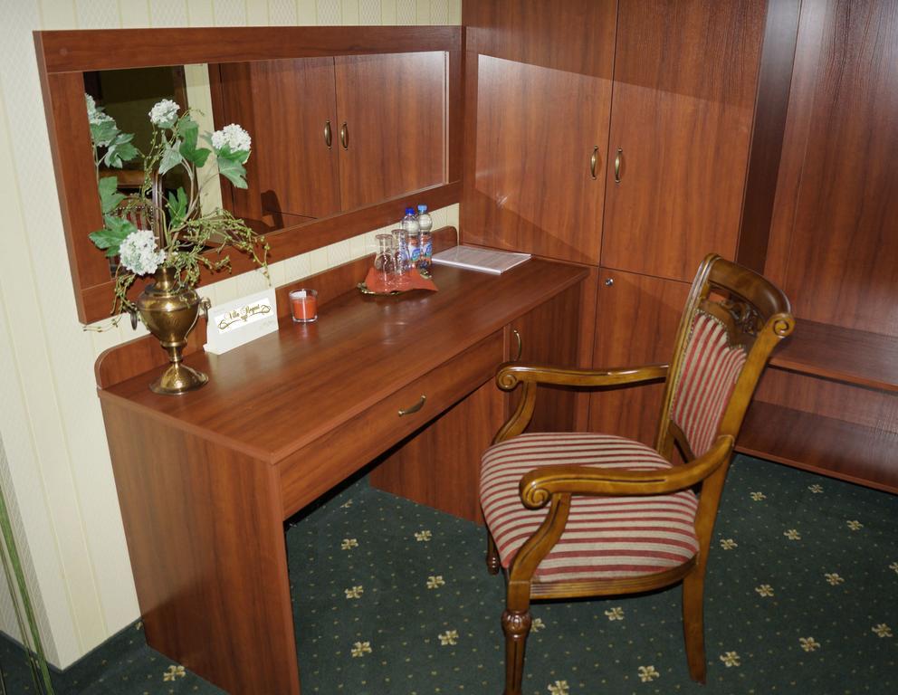 Villa Regent Тикочин Екстериор снимка