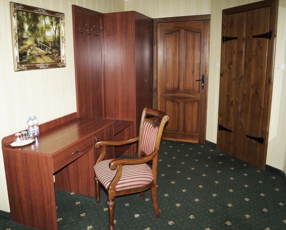 Villa Regent Тикочин Екстериор снимка