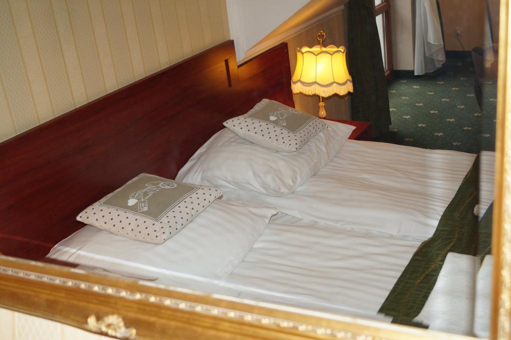 Villa Regent Тикочин Екстериор снимка